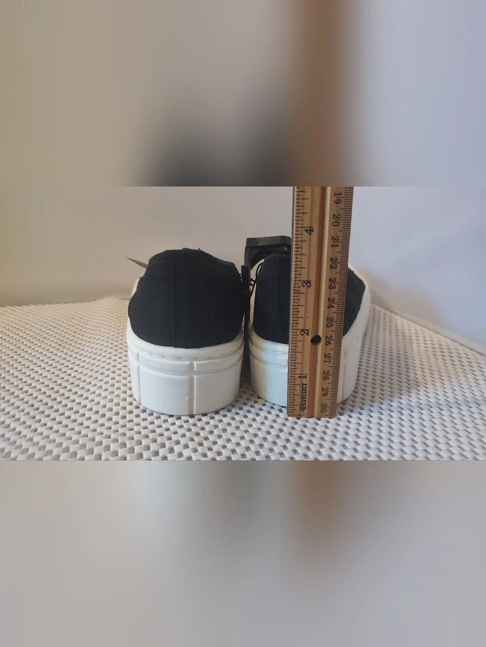 No Boundaries Women's Size 7 Low Chunky Lug Fashion Sneakers NWT Canvas